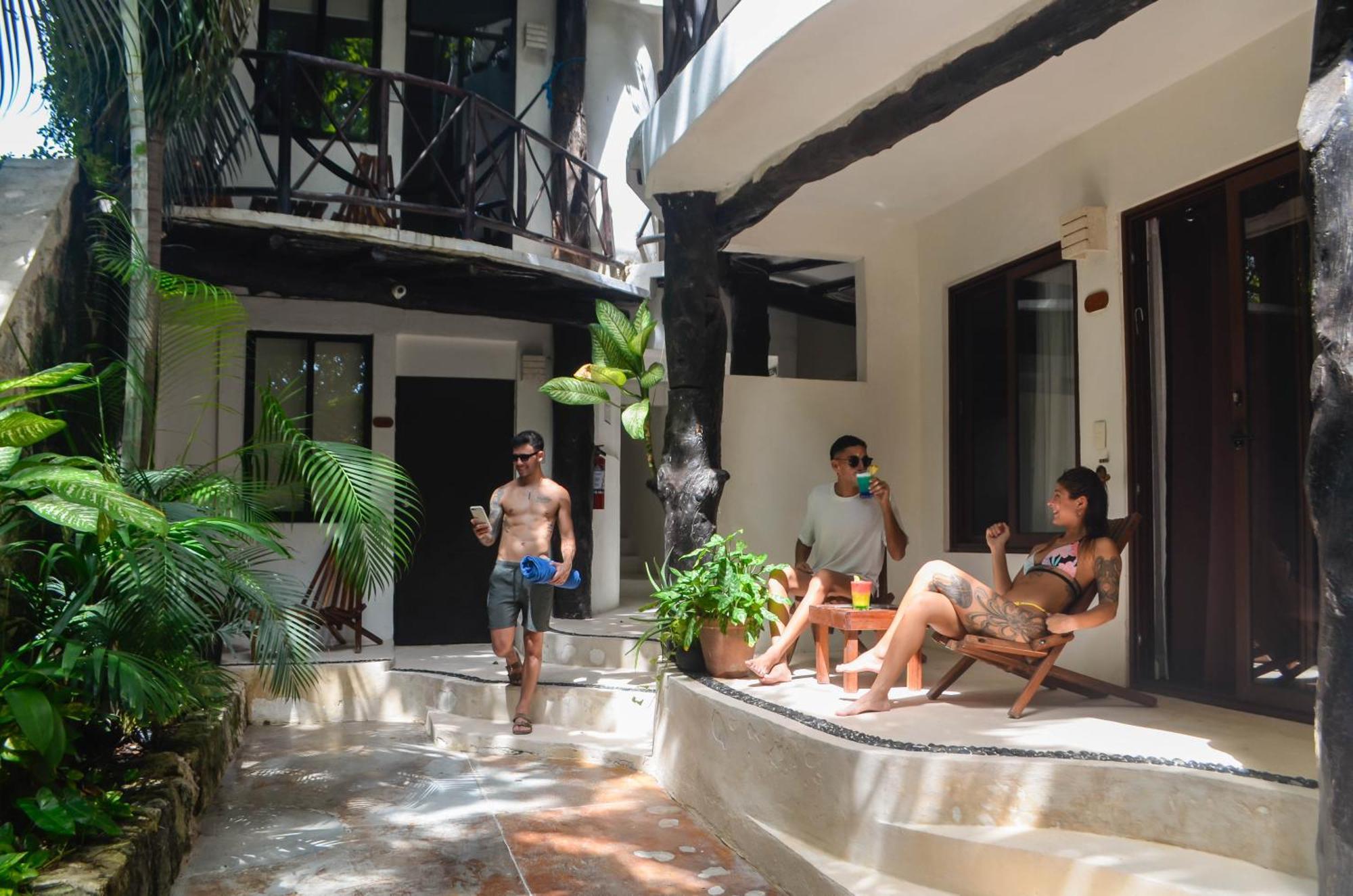 Siesta Fiesta Hotel - 5th Avenue Playa del Carmen Exterior foto